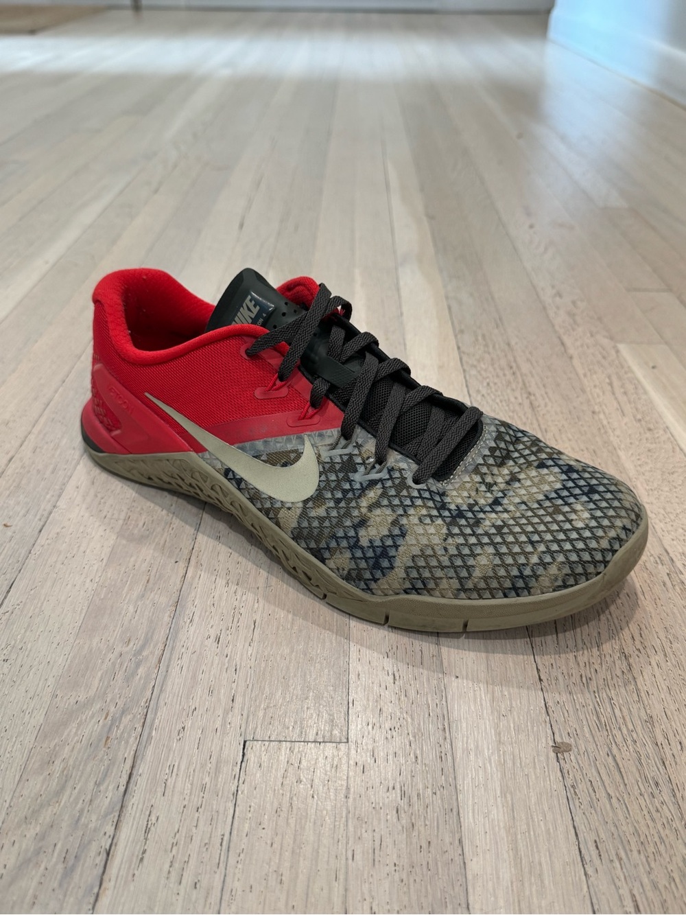 Nike Metcon 4 Red Snake Print - Like New - Men's size 11.5